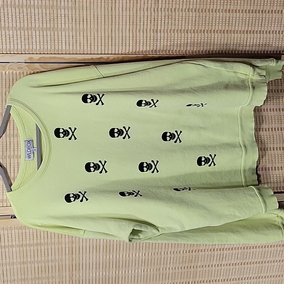 Wildfox Tops - Wildfox Skull & Cross Bones Sweatshirt - Oversized Women's Medium - made in USA